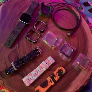 Fitbit Versa Special Edition + Accessories